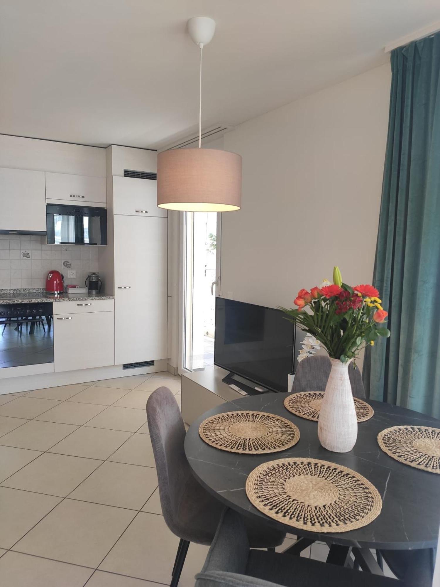 Apartamento Casa Renoir - Schritte Zum Zee Locarno Exterior foto